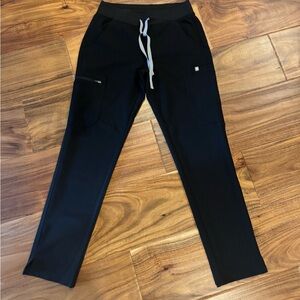 Figs Black Yola Skinny Scrub Pants 2.0